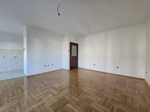 Prodaja, dvosoban stan, 73m², Dalmatinska ulica, Podgorica - image 2