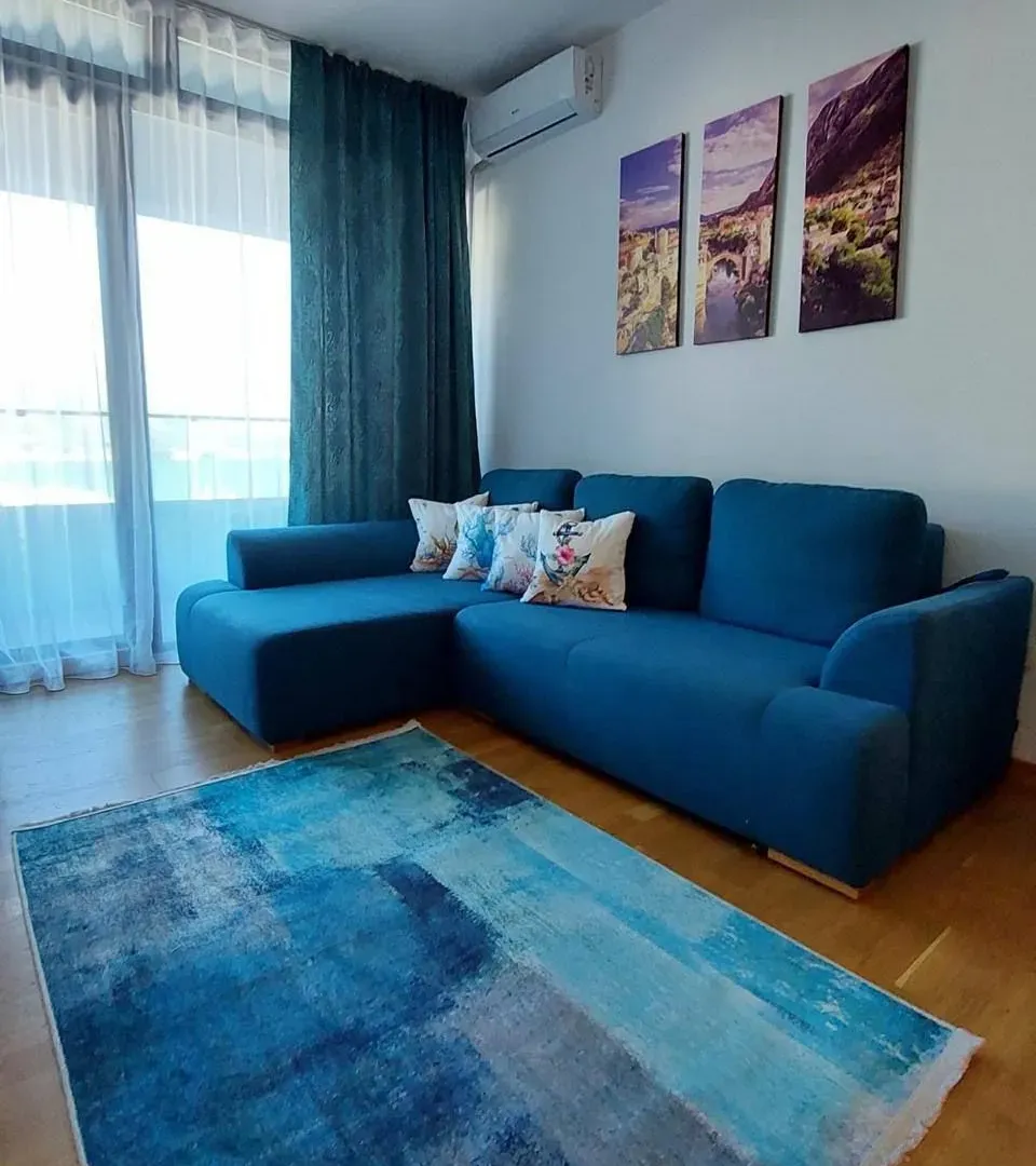 Izdavanje, jednosoban stan, 40m², Centar, Budva
