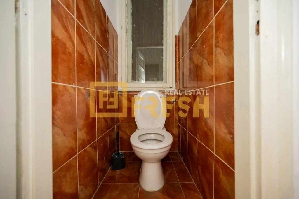 Izdavanje, poslovni prostor, 85m², Centar, Podgorica