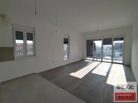 Prodaja, trosoban stan, 72m², Telep, Novi Sad Sve Podlokacije - image 1