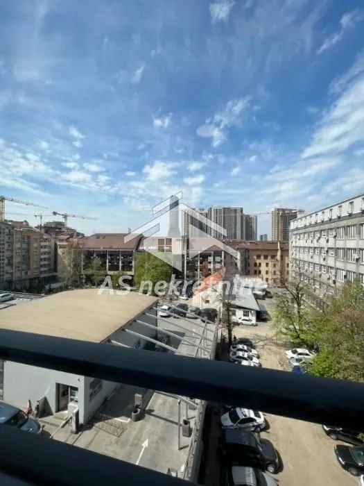 Izdavanje, četvorosoban stan, 100m², Sarajevska, Beograd