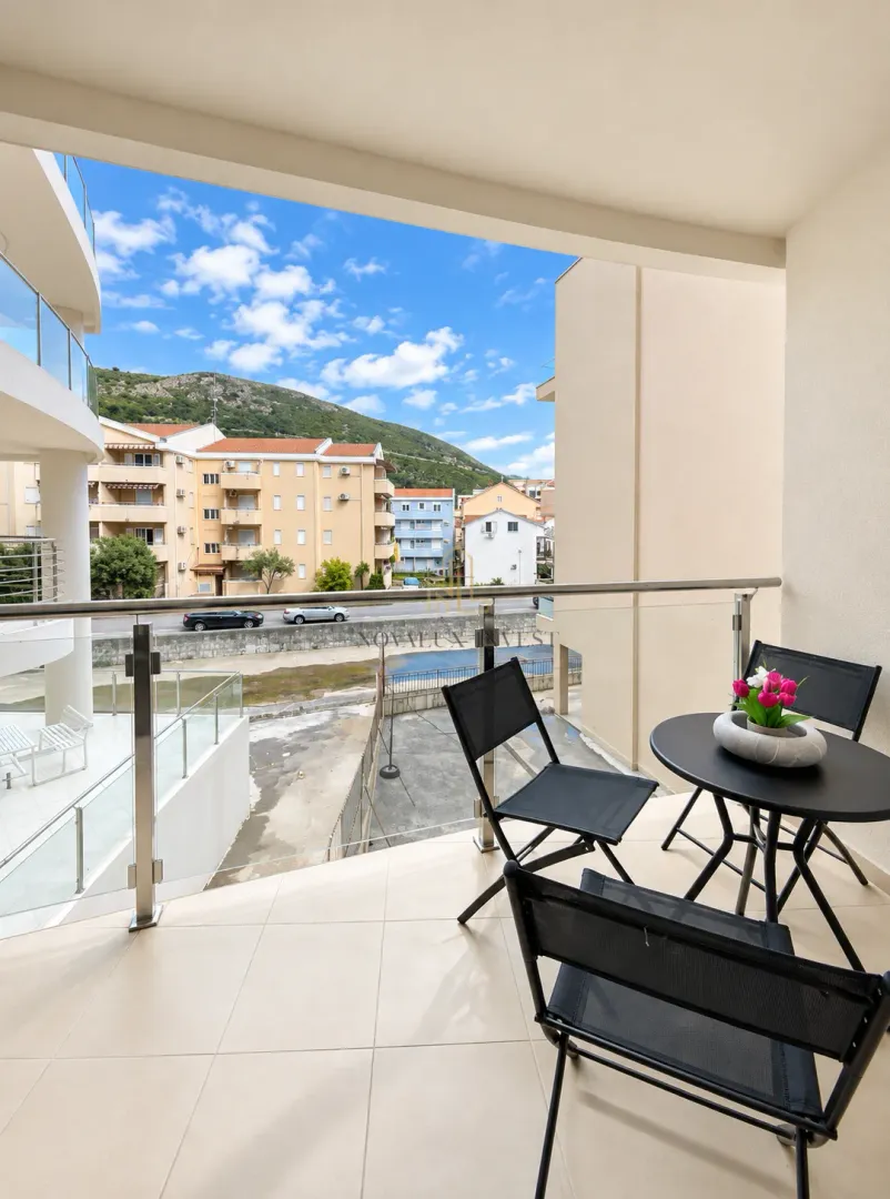 Prodaja, dvosoban stan, 71m², Centar, Budva