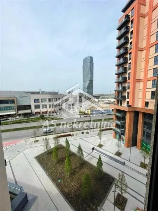 Izdavanje, četvorosoban stan, 111m², Savski Venac, Beograd