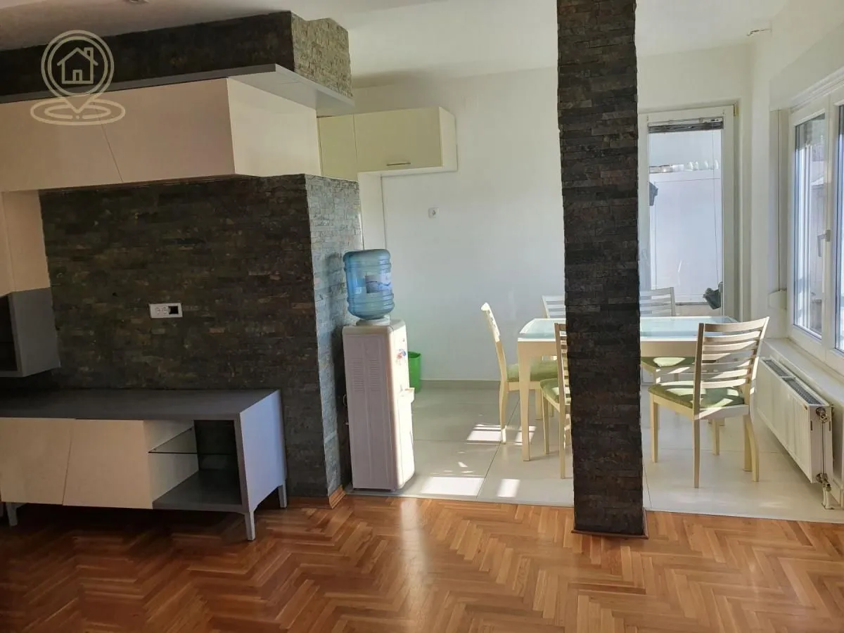 Izdavanje, stan, 110m², Banatić, Novi Sad Sve Podlokacije