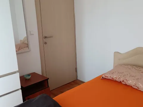 Izdavanje, jednosoban stan, 42m², Stari Aerodrom, Podgorica - image 5