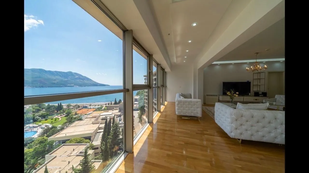 Rent, three bedroom apartment, 150m², Dukley Gardens, Budva