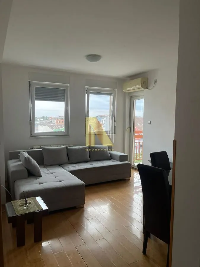 Izdavanje, jednosoban stan, 37m², Socijalno, Novi Sad Sve Podlokacije