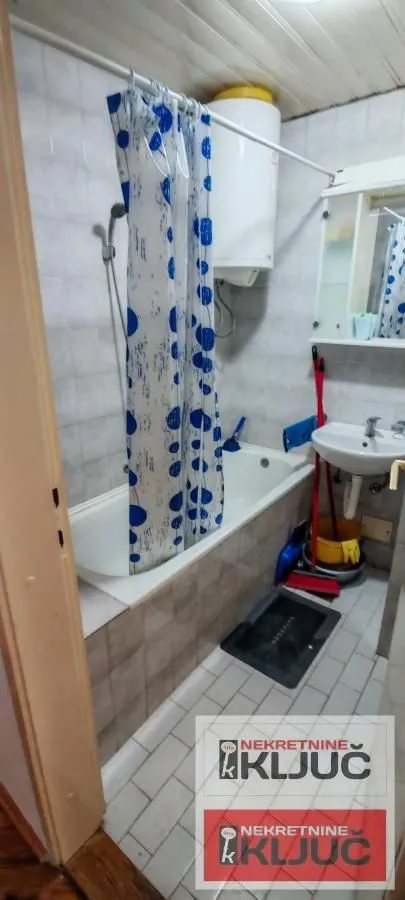 Izdavanje, dvosoban stan, 45m², Bulevar Oslobodjenja, Novi Sad Sve Podlokacije