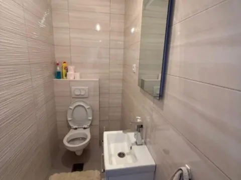 Izdavanje, trosoban stan, 96m², Šušanj, Bar - image 2