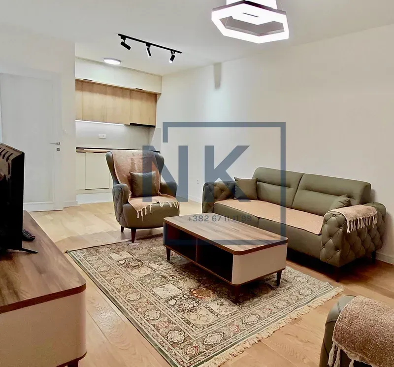 Izdavanje, jednosoban stan, 49m², Central Point, Podgorica