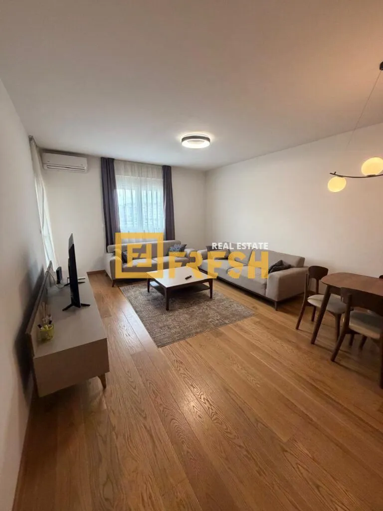 Izdavanje, dvosoban stan, 75m², City Kvart, Podgorica