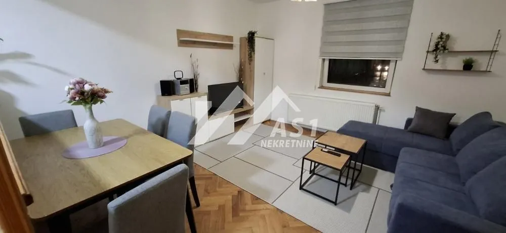 Izdavanje, jednosoban stan, 37m², Centar, Novi Sad