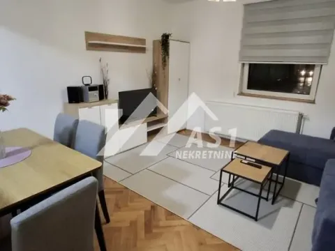 Izdavanje, jednosoban stan, 37m², Centar, Novi Sad