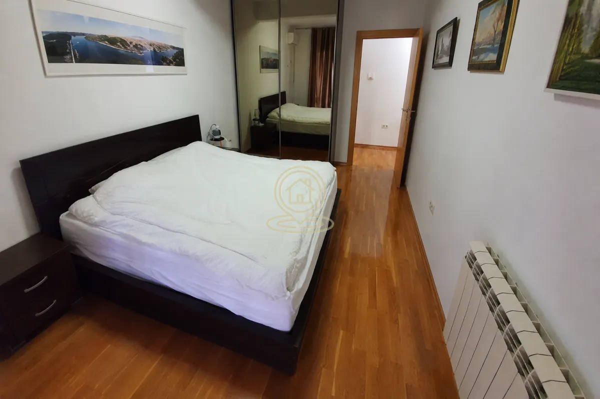 Rent, three bedroom apartment, 87m², Vračar Hram, Vračar Sve Podlokacije
