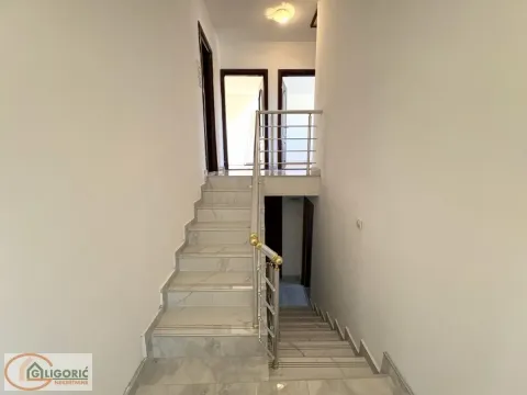 Prodaja, kuća, 270m², Zvezdara Sve Podlokacije, Beograd - image 14