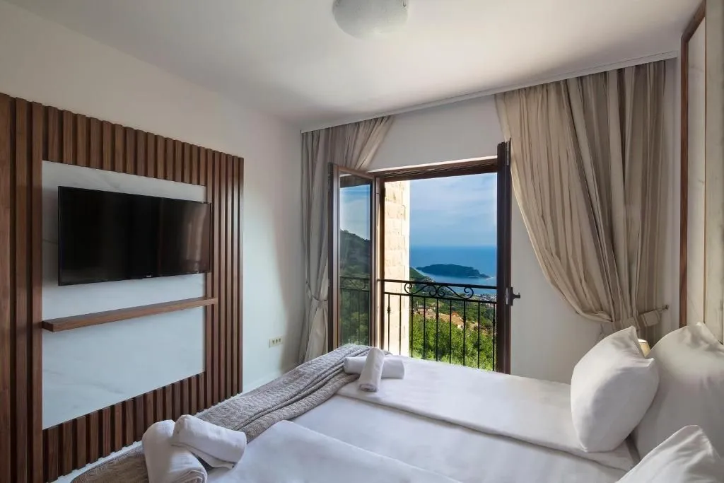 Sale, house, 320m², Lapčići, Budva
