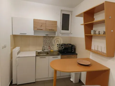 Izdavanje, garsonjera, 28m², Centar, Novi Sad - image 2
