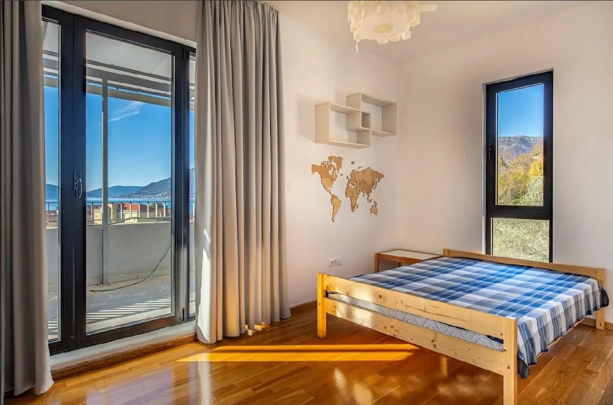 Prodaja, trosoban stan, 129m², Donja Lastva, Tivat