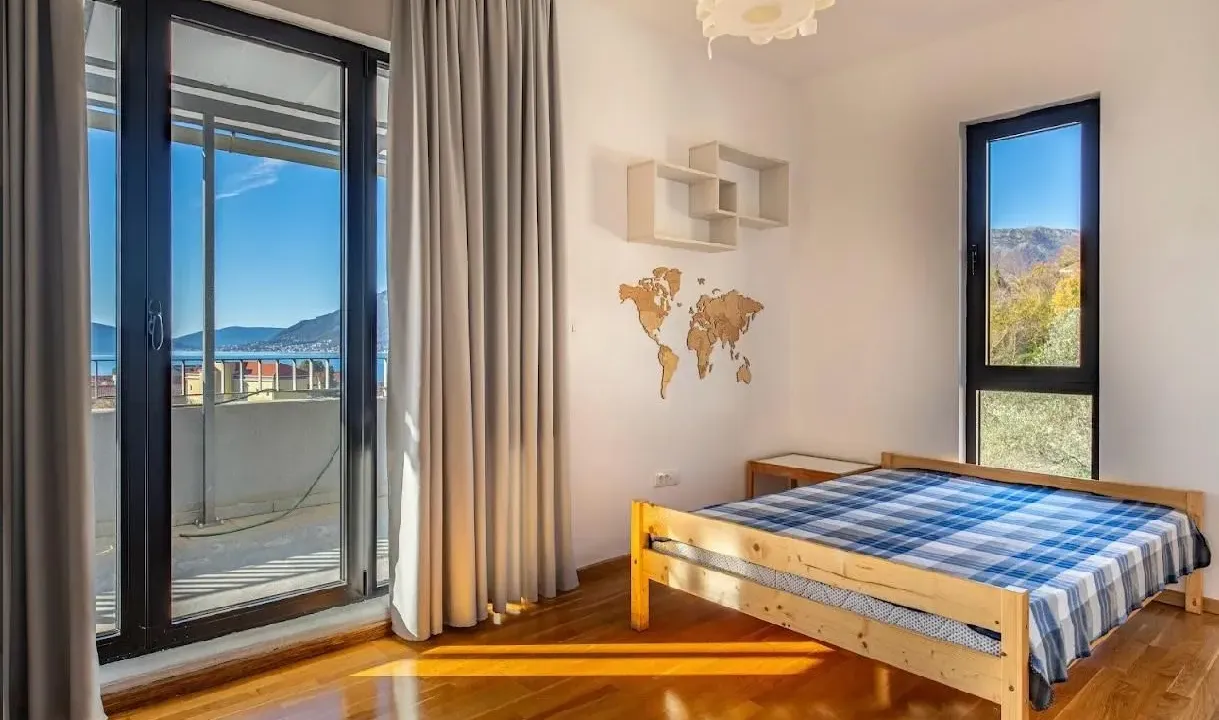 Prodaja, trosoban stan, 129m², Donja Lastva, Tivat