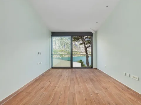 Prodaja, kuća, 479m², Prčanj, Kotor - image 18