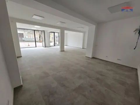 Izdavanje, poslovni prostor, 110m², Centar, Inđija - image 5