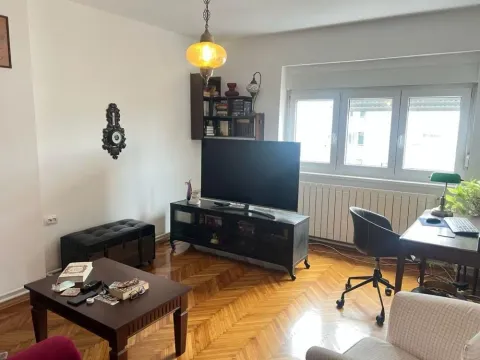 Prodaja, dvosoban stan, 63m², Stari Grad, Beograd