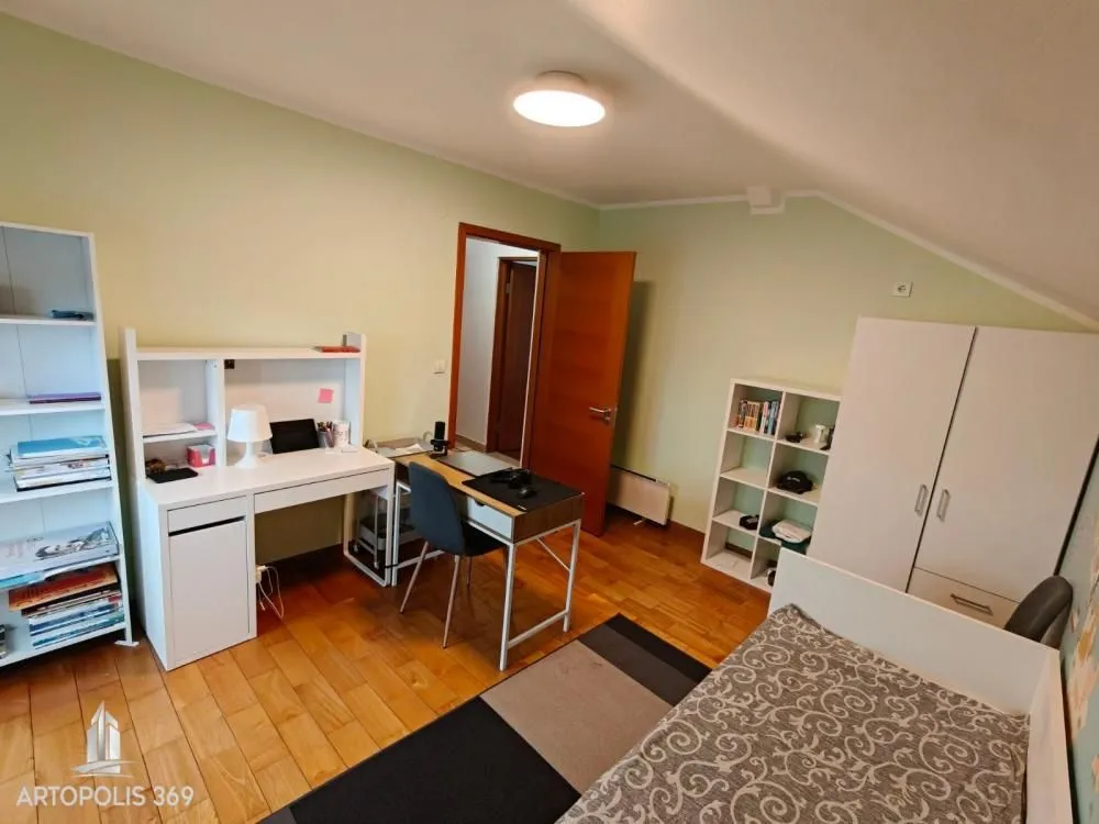 Prodaja, trosoban stan, 81m², Zemun Sve Podlokacije, Beograd