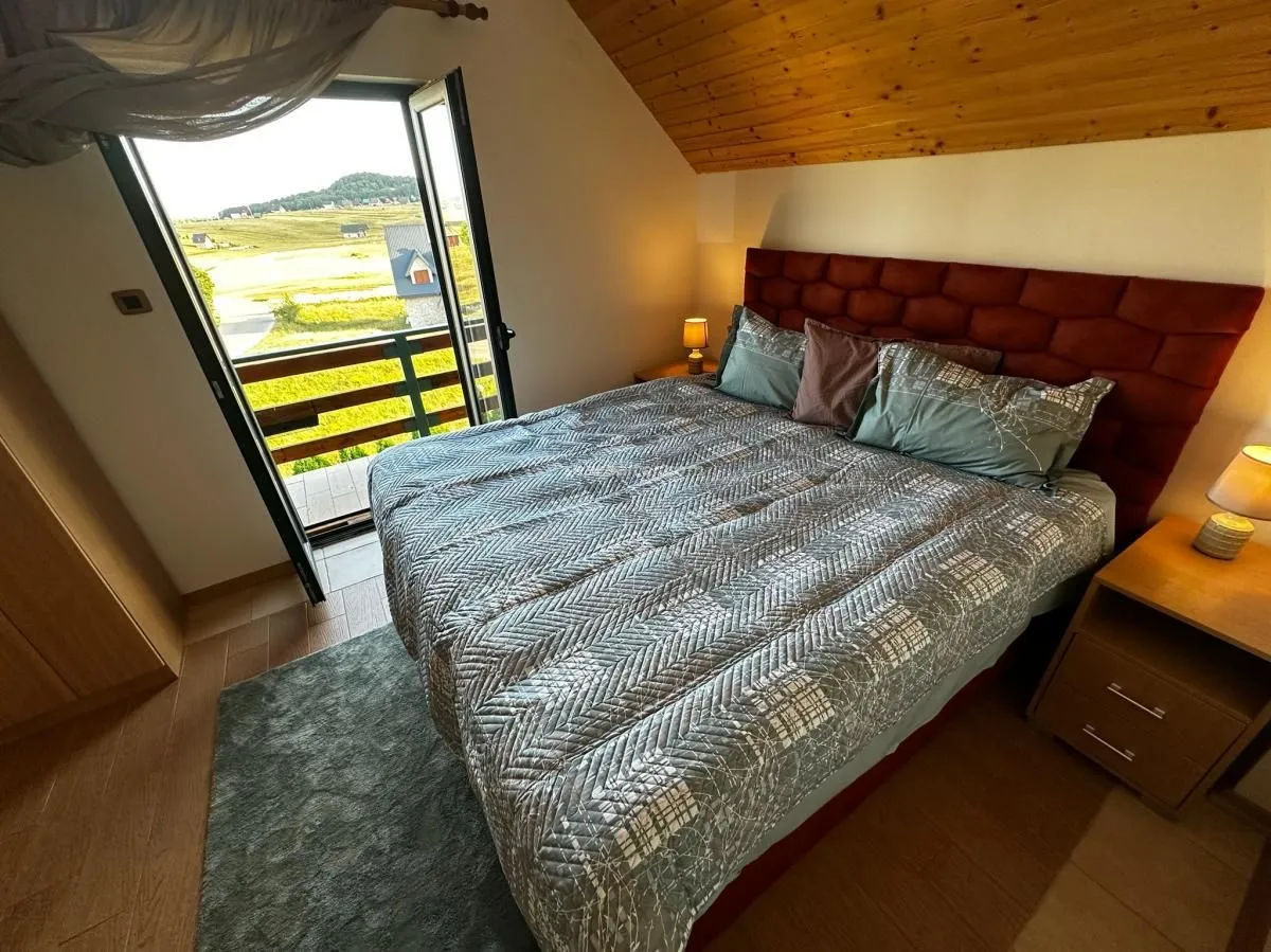 Prodaja, kuća, 180m², Žabljak, Crna Gora