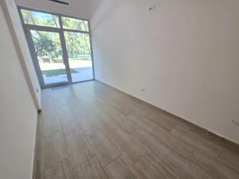 Poslovni prostor in Tološka šuma