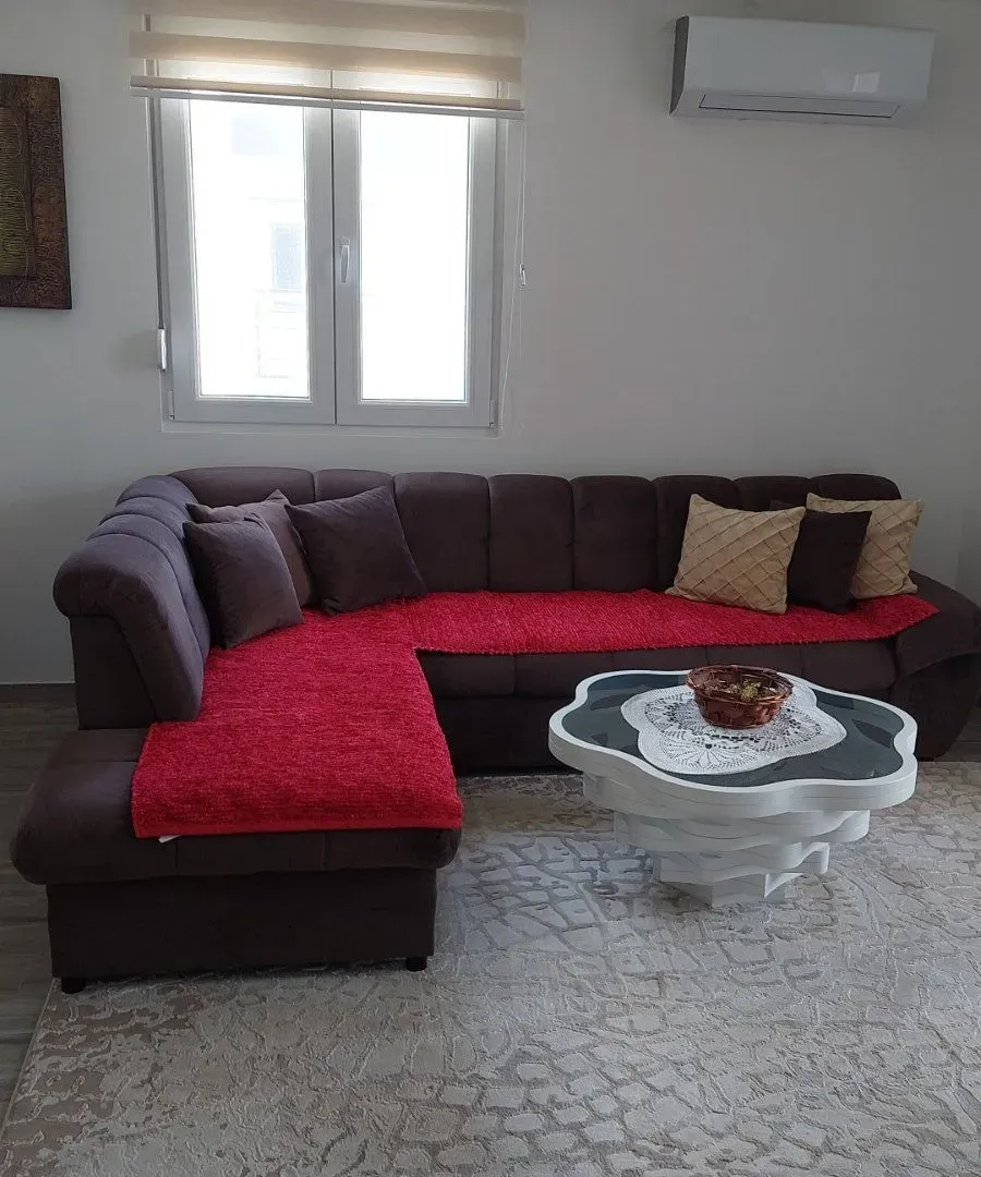 Izdavanje, dvosoban stan, 74m², Bar, Crna Gora
