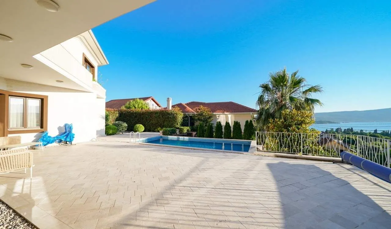 Sale, house, 290m², Tivat, Crna Gora