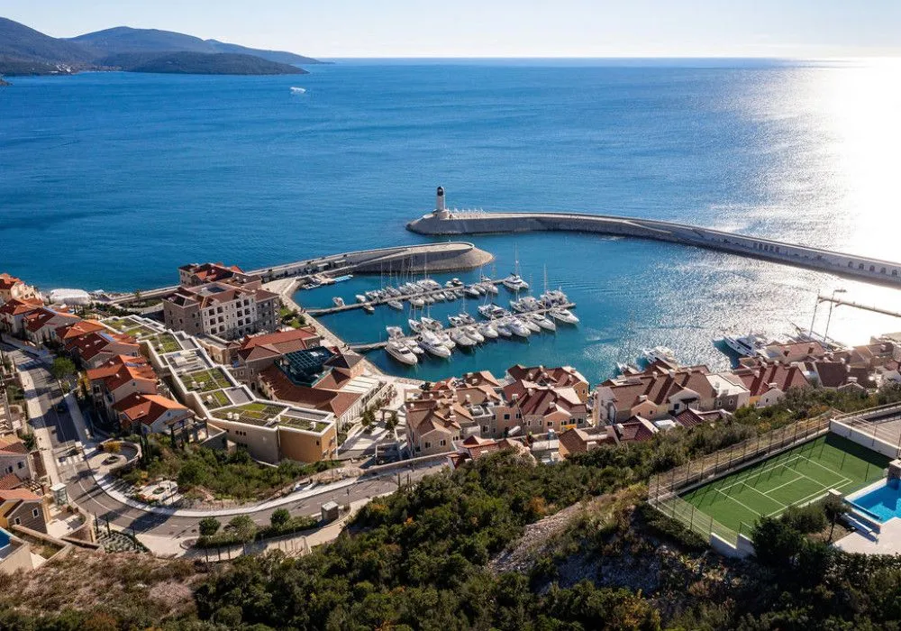 Sale, three bedroom apartment, 202m², Luštica, Herceg Novi