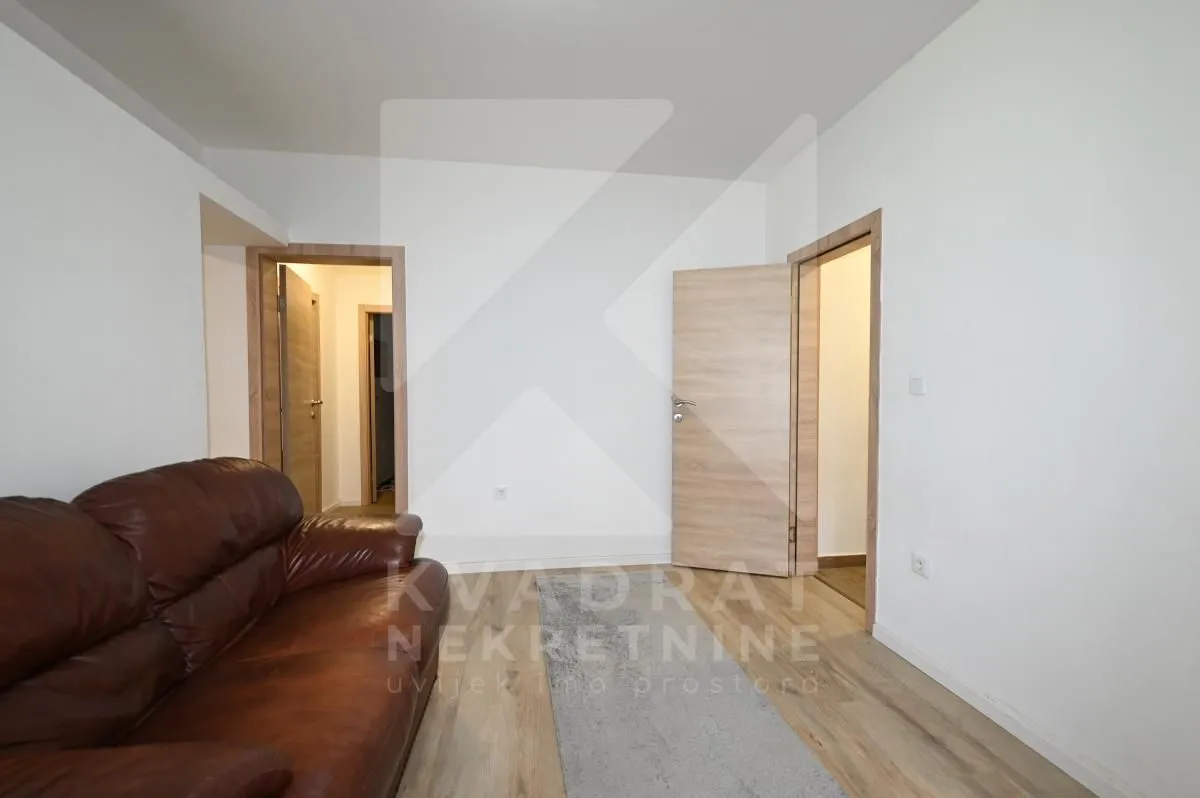 Izdavanje, dvosoban stan, 74m², Zabjelo, Podgorica