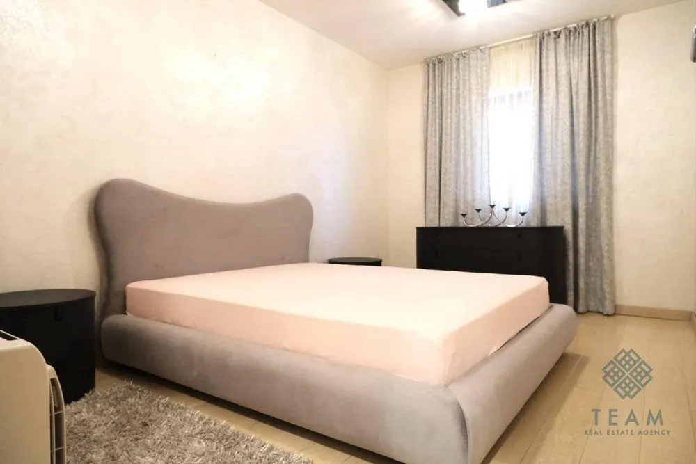 Rent, four bedroom apartment, 178m², Tološka šuma, Podgorica
