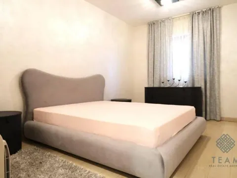 Izdavanje, četvorosoban stan, 178m², Tološka šuma, Podgorica - image 8