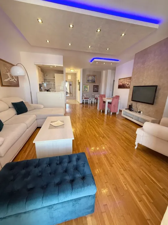 Rent, three bedroom apartment, 112m², Bečići, Budva