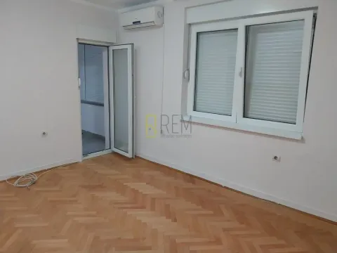Izdavanje, jednosoban stan, 44m², Preko Morače, Podgorica