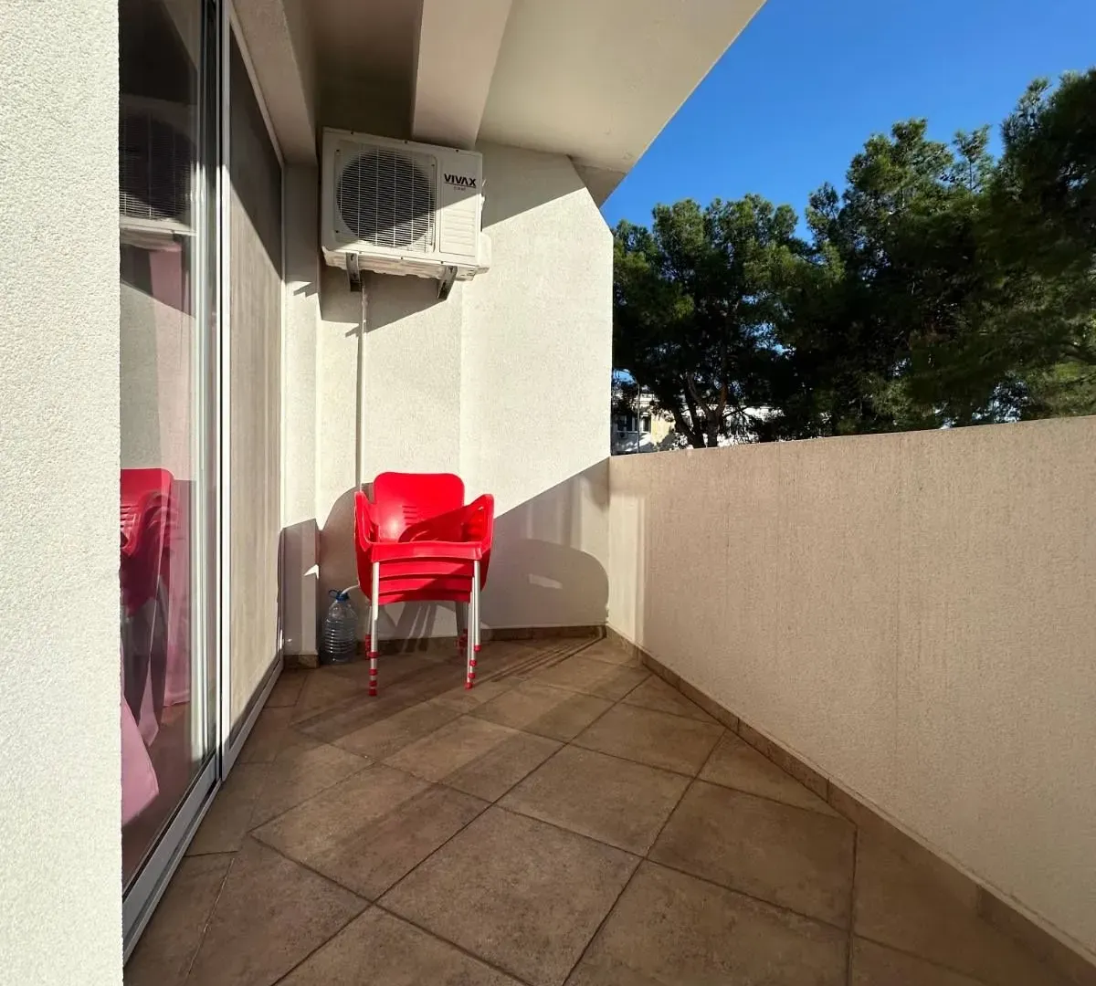 Izdavanje, dvosoban stan, 75m², Centar, Tivat