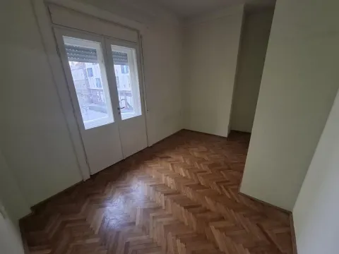 Izdavanje, trosoban stan, 122m², Centar, Novi Sad - image 12
