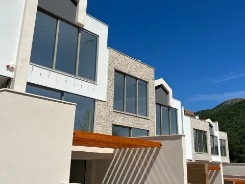 Prodaja, kuća, 246m², Tivat, Crna Gora - image 2