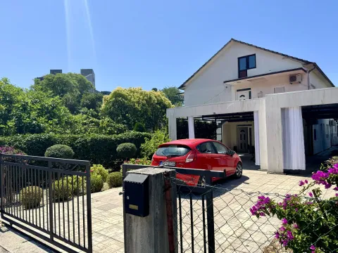 Izdavanje, trosoban stan, 100m², Seljanovo, Tivat - image 2