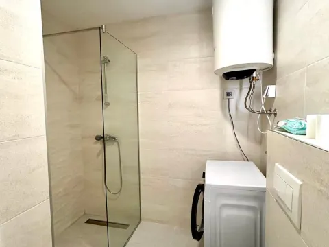 Rent, one bedroom apartment, 47m², Stari Aerodrom, Podgorica - image 8