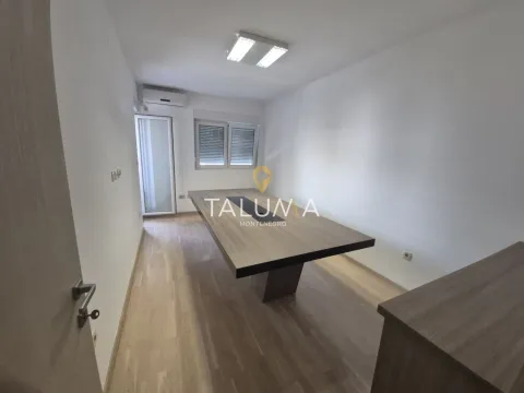 Izdavanje, dvosoban stan, 75m², City Kvart, Podgorica - image 5