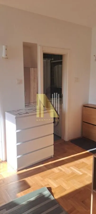 Izdavanje, garsonjera, 24m², Grbavica, Novi Sad Sve Podlokacije