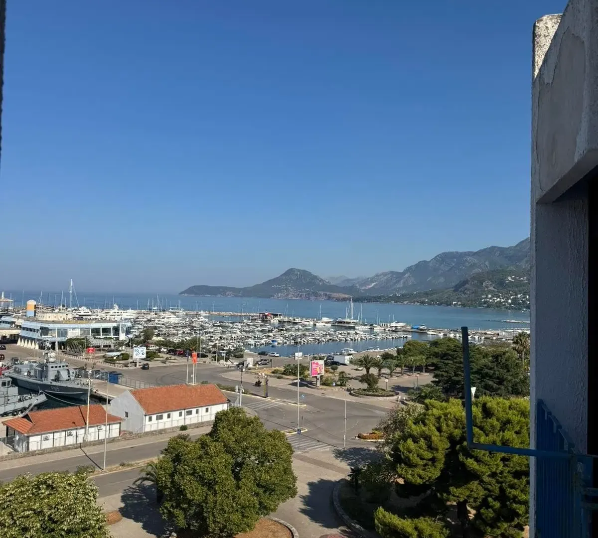 Prodaja, trosoban stan, 75m², Centar, Bar