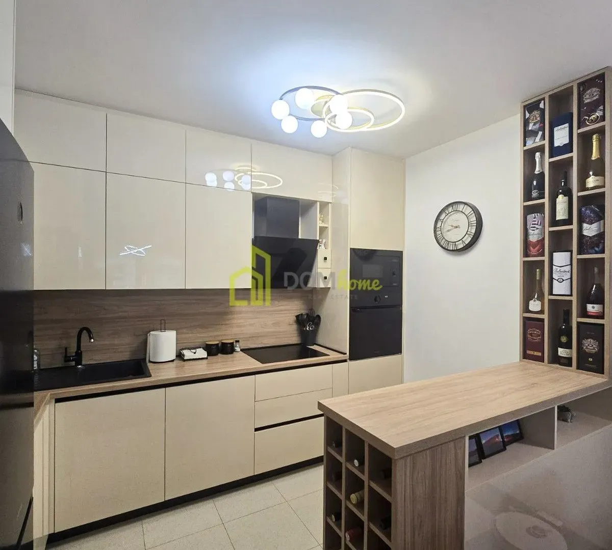 Izdavanje, dvosoban stan, 69m², Master Kvart, Podgorica