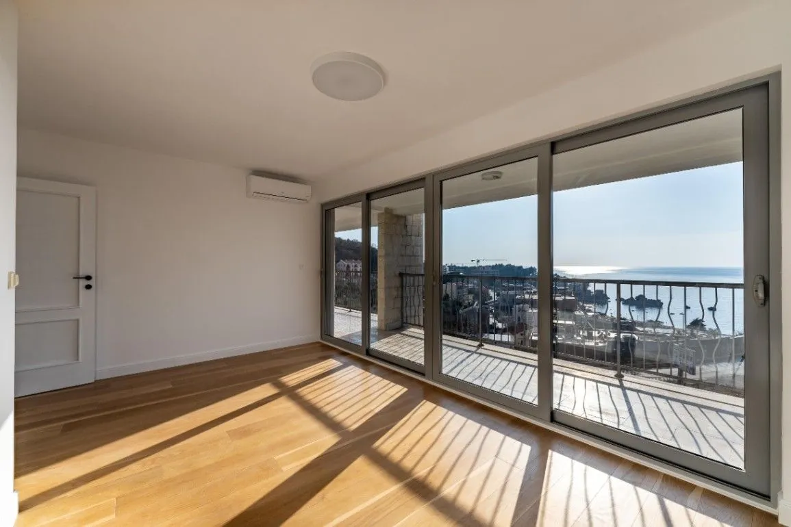 Sale, three bedroom apartment, 160m², Pržno, Budva