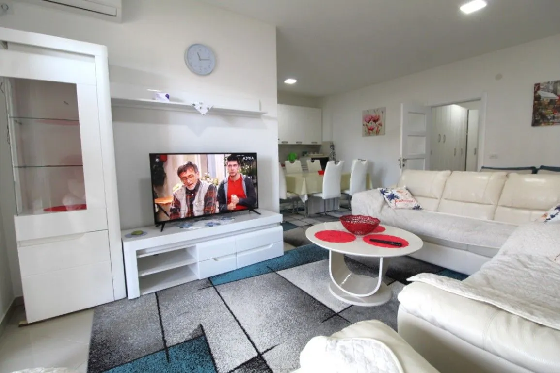 Izdavanje, jednosoban stan, 59m², Šušanj, Bar