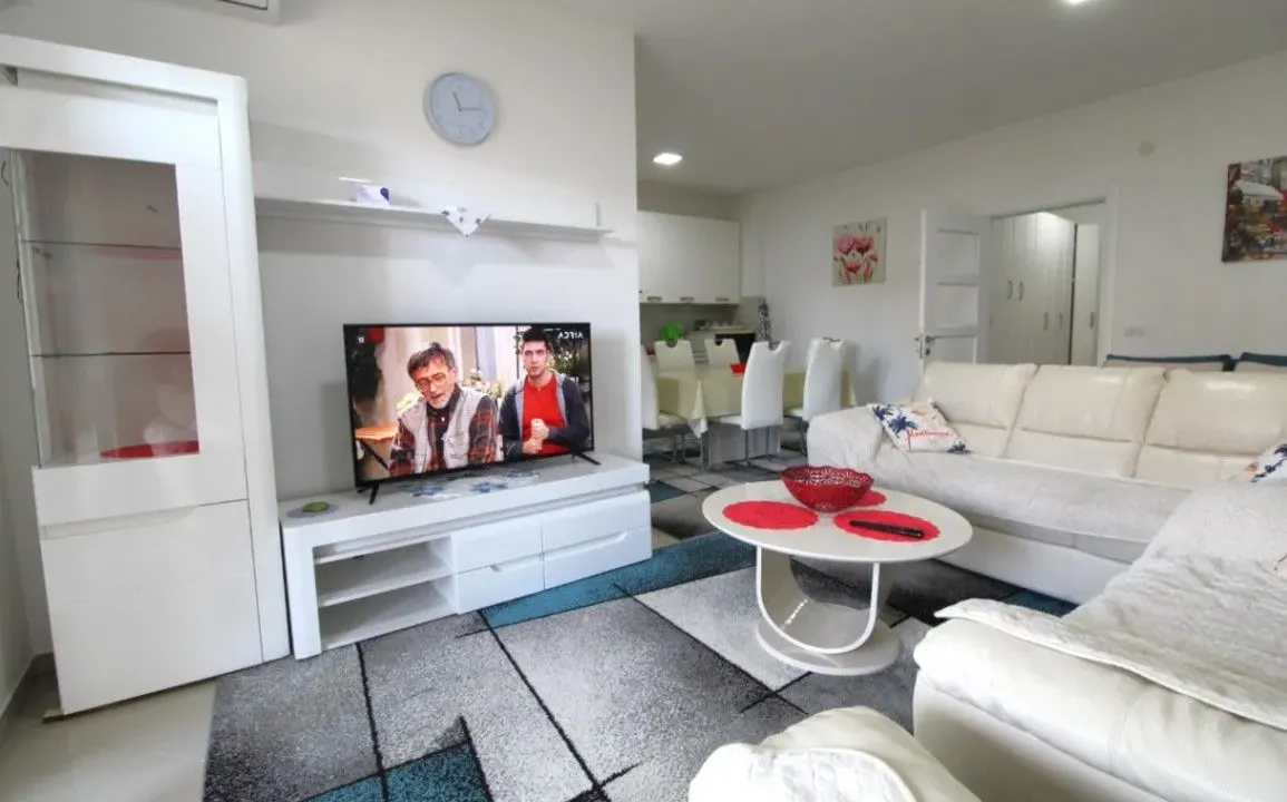 Izdavanje, jednosoban stan, 59m², Šušanj, Bar