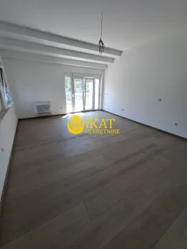 Prodaja, trosoban stan, 82m², Jajinci, Voždovac Sve Podlokacije - image 2